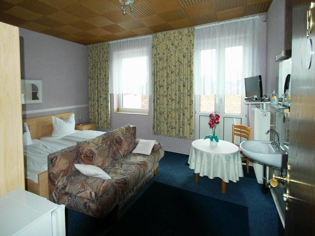 Hotel Konert Бергхайм Екстериор снимка
