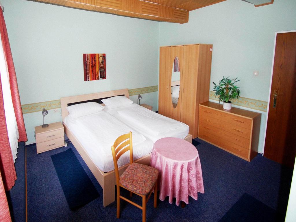 Hotel Konert Бергхайм Екстериор снимка