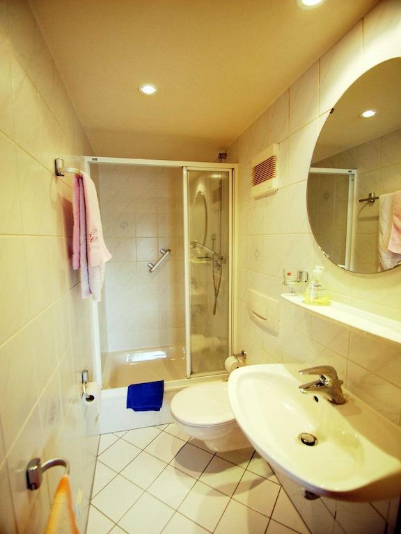 Hotel Konert Бергхайм Стая снимка