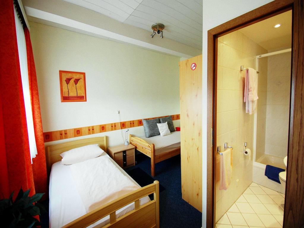 Hotel Konert Бергхайм Екстериор снимка